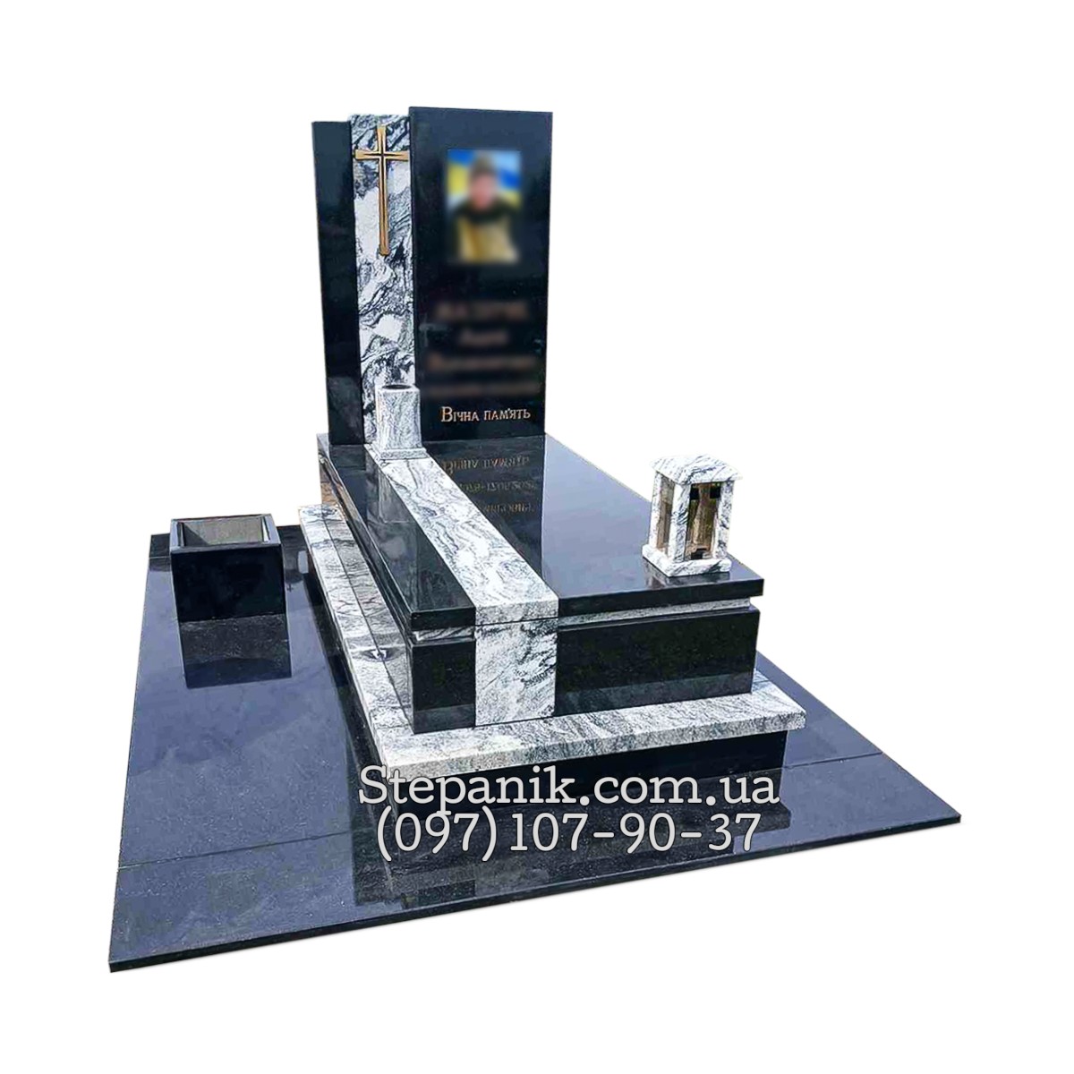 Одинарний пам'ятник з граніту Вісконт норс№2 та Габро з полосою (Модель 138)